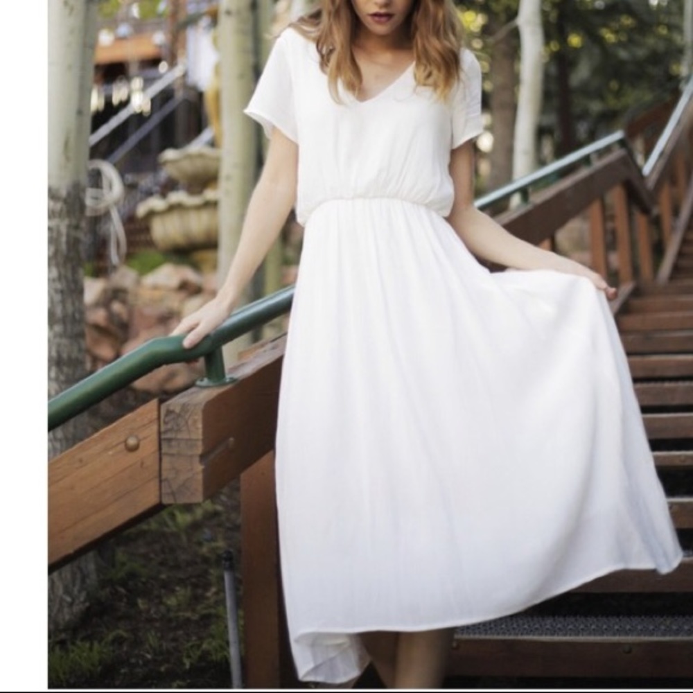 LAST ONE! NWT White Short Sleeve Dress - Picture 2 of 4